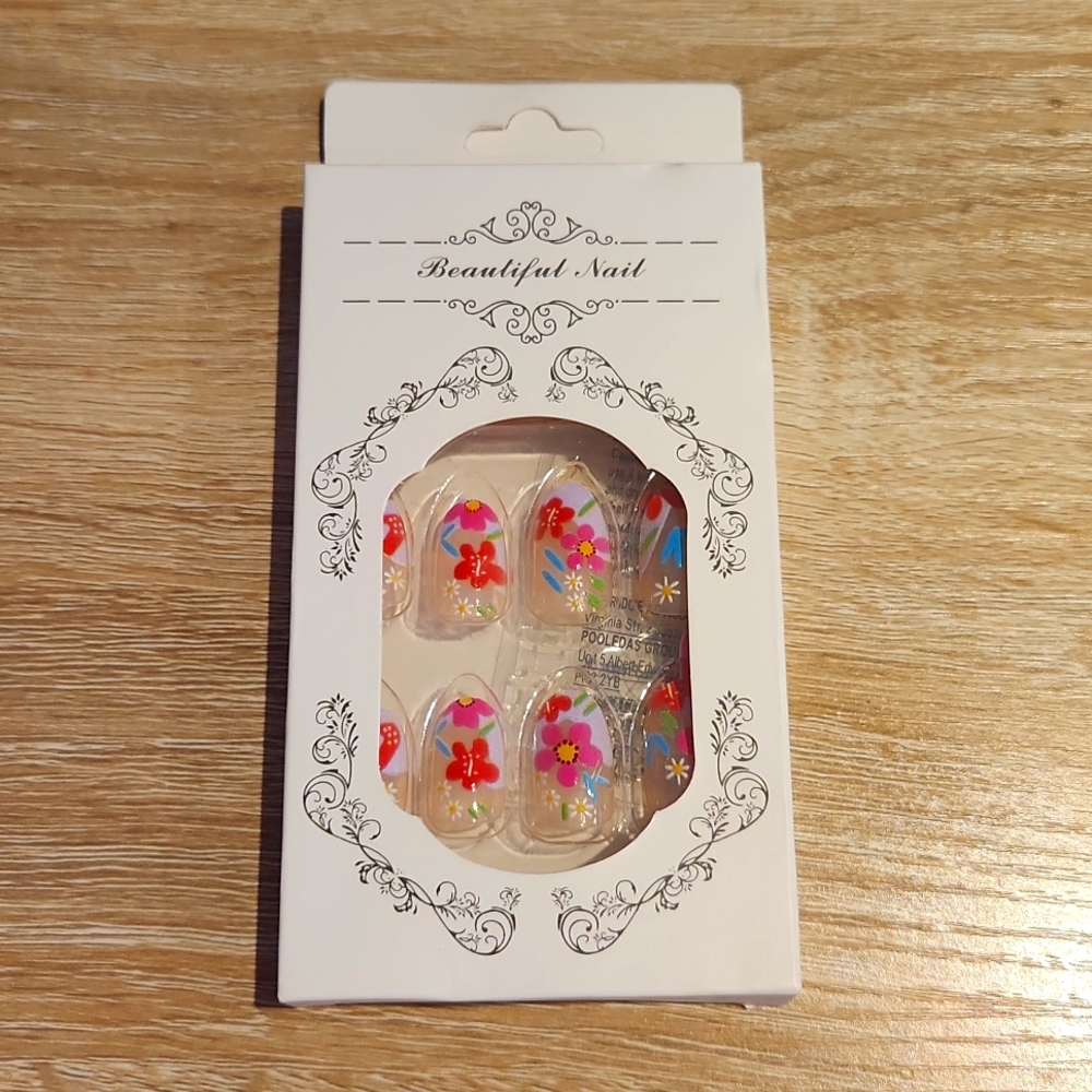 COPY - COPY - COPY - NWT Fake Nails Medium Elegant Length